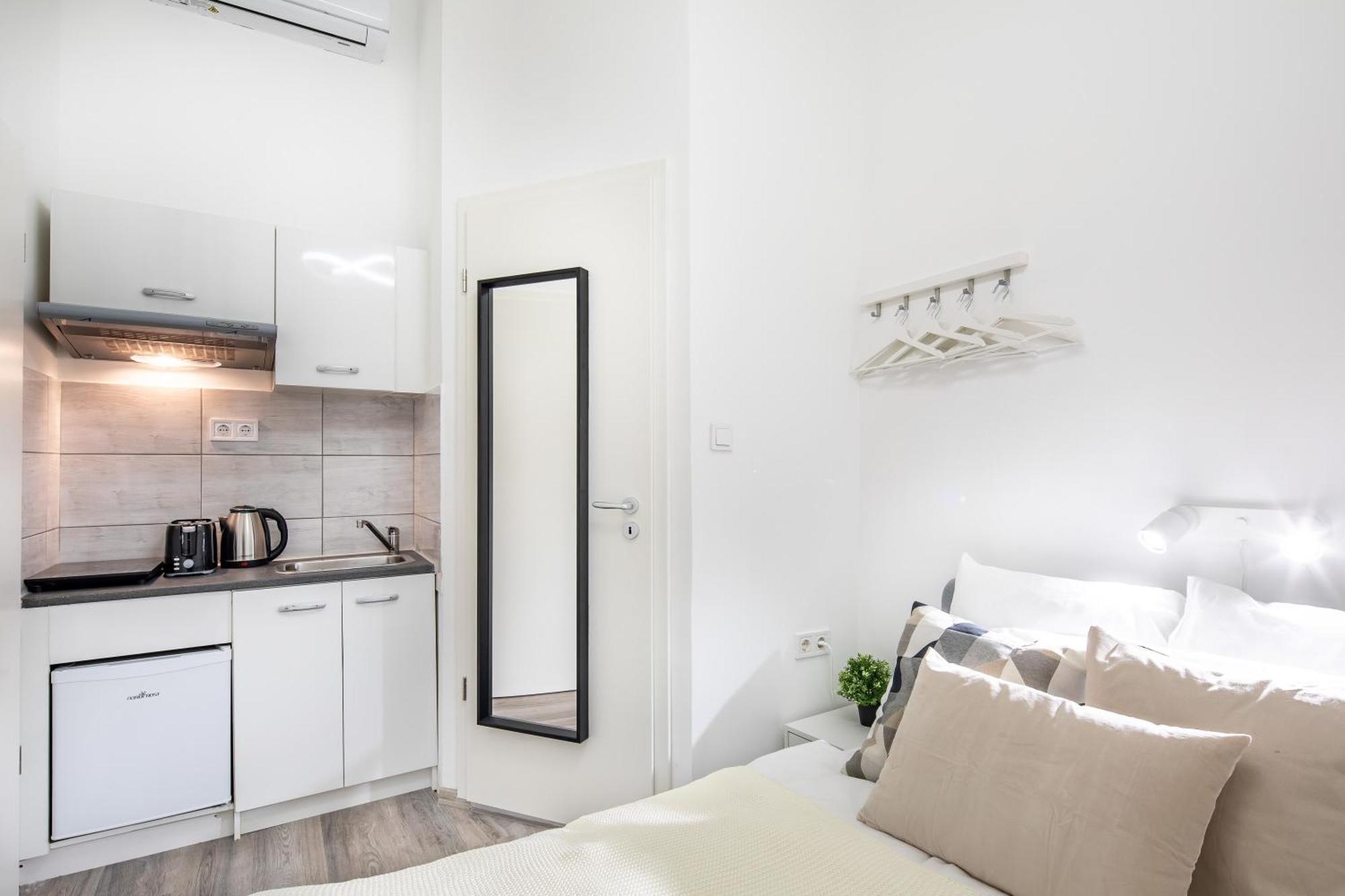Very Central - Small Studio For Solo Traveller 부다페스트 외부 사진